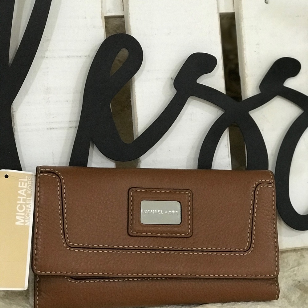 MIchael Kors wallet